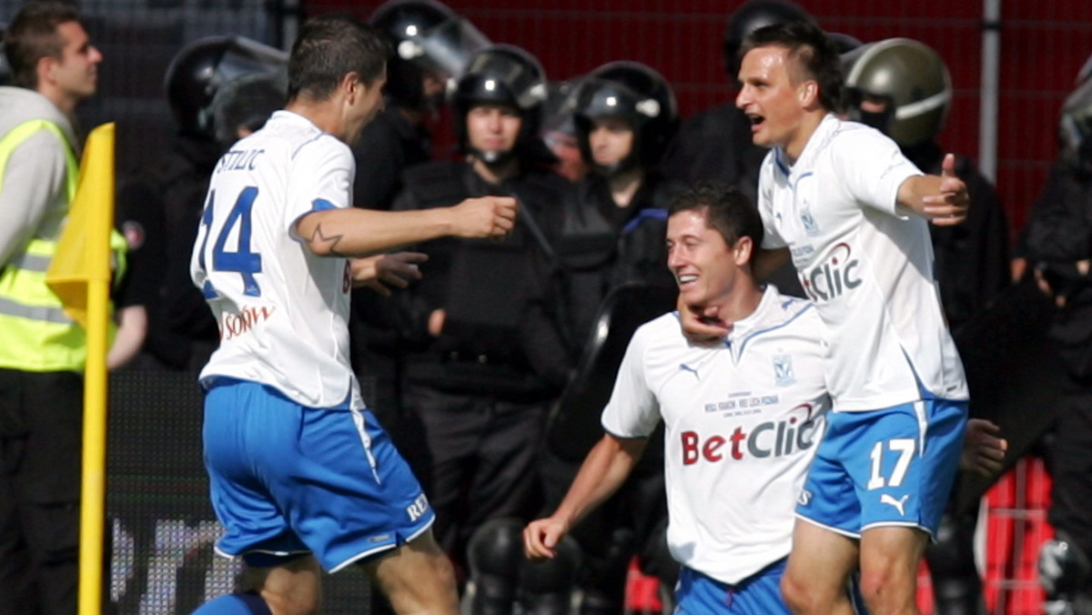 W meczu o Superpuchar Polski rozegranym na lubińskiej Dialog Arenie Lech Poznań pokonał po rzutach karnych Wisłę Kraków 4:3. W regulaminowym czasie gry padł remis 1:1 (1:1).