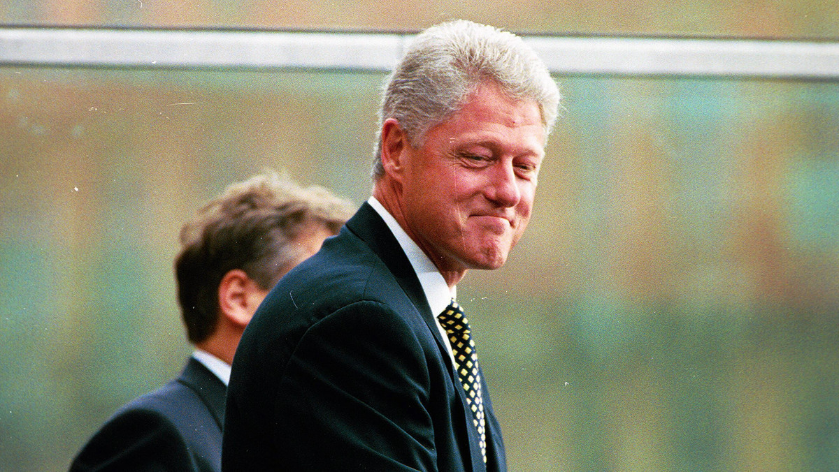 Bill Clinton może zostać postawiony wobec nowych zarzutów o napaść seksualną ze strony czterech kobiet. Oskarżenia pochodzą z okresu po opuszczeniu przez niego Białego Domu. Wiadomość podał portal dailymail.co.uk, powołując się na wysoko postawione źródła z Partii Demokratycznej.