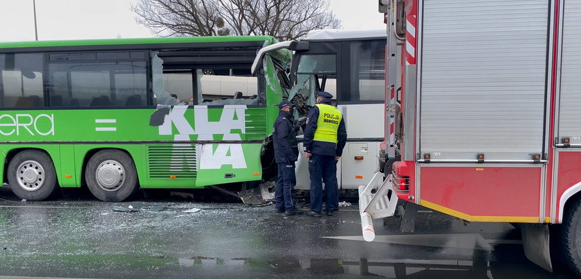 Zderzenie autobusów w Szczecinie. Poszkodowanych około 20 żołnierzy