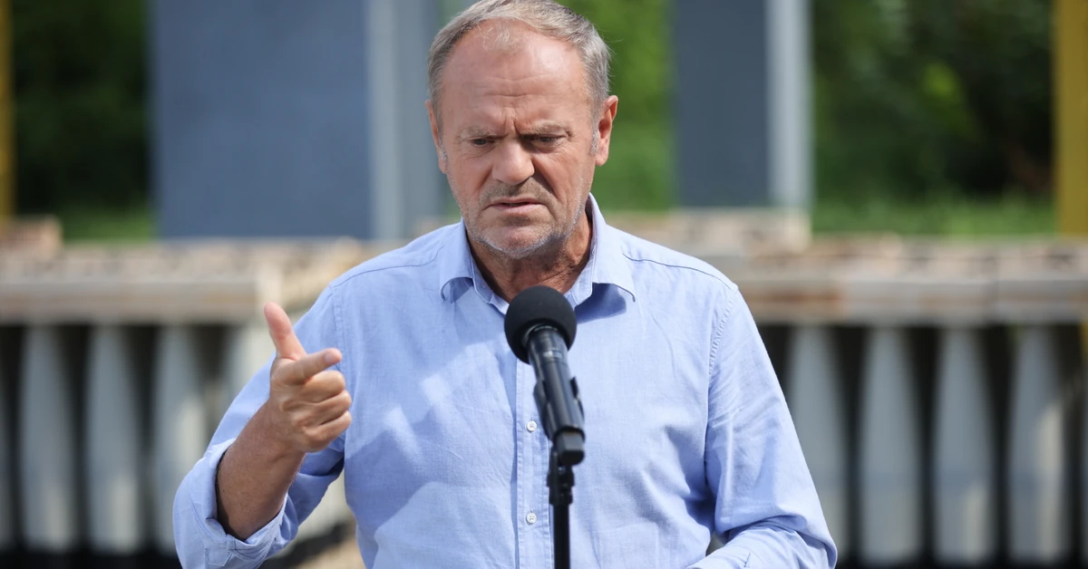 Tusk o "miejscowych idiotach" i obcych agentach. Odniósł się do dwóch wydarzeń