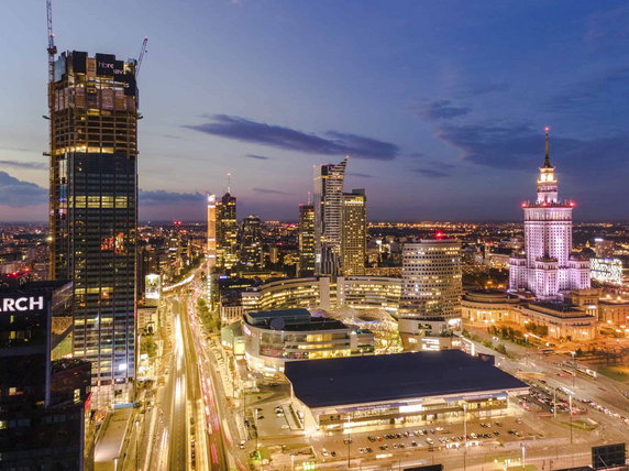 Warszawa ma najwyższy wieżowiec w Unii Europejskiej. Varso ma już 310 metrów! 