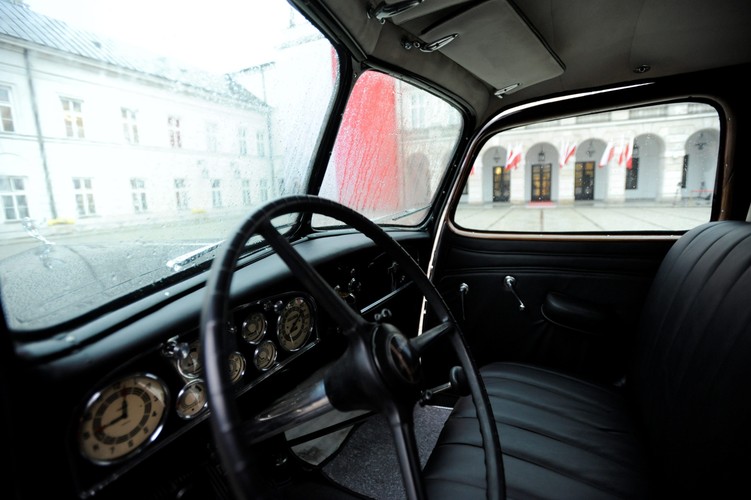 Cadillac Fleetwood Seven Passenger Limousine model 355D