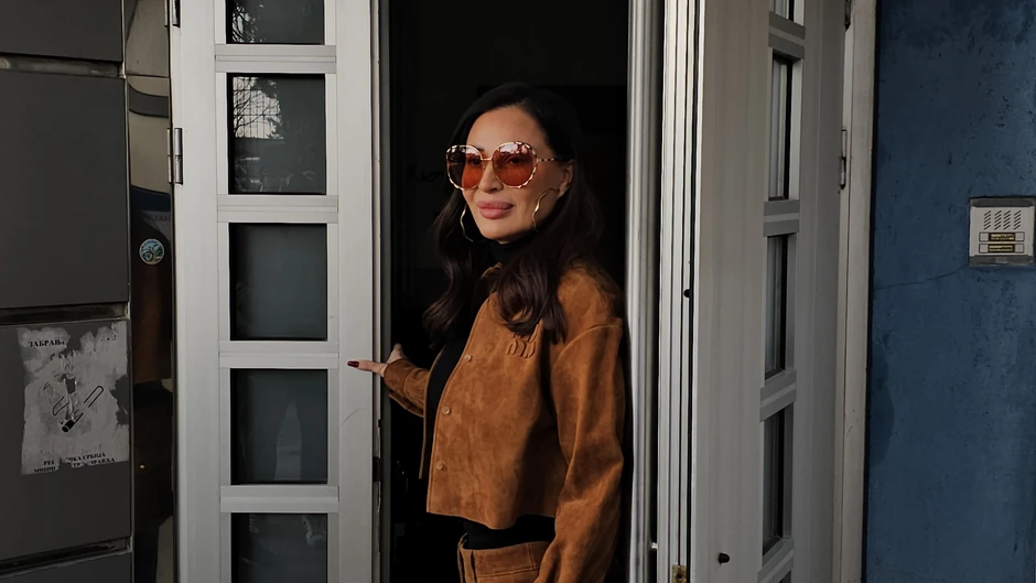 Ceca u miniću na snimanju Zvezda Granda