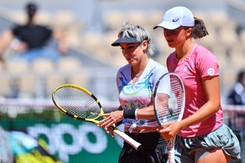 Świątek i Mattek-Sands w drugiej rundzie debla Indian Wells