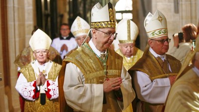 Od lewej: abp Marek Jędraszewski, abp Stanisław Gądecki, abp Stanisław Dziwisz i  bp Artur Miziński