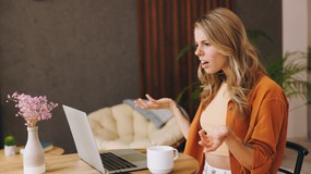 Właściciele blaszaków w panice. Fiskus bierze się za garaże! Nowe przepisy już działają, urzędy nie mają litości