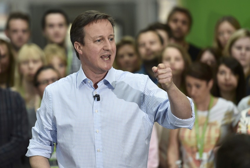 Kameron slavi apsolutnu većinu