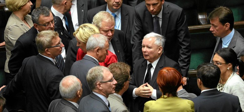 Politycy PiS notują spadki w rankingu zaufania. Kto otwiera zestawienie? SONDAŻ