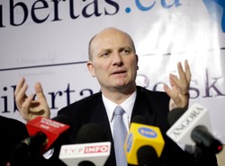 Szef Libertas poza Brukselą?