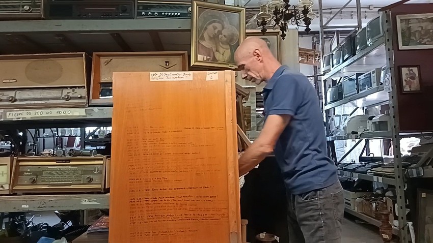 Dnevnik na delu starog nameštaja