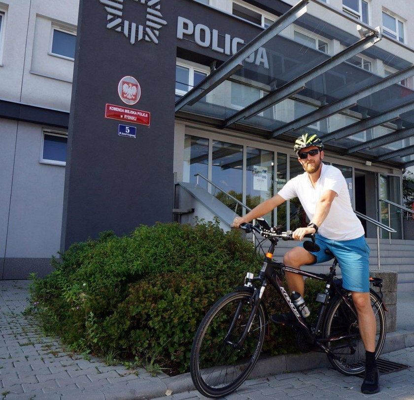 Policjant na rowerze zatrzymał porsche