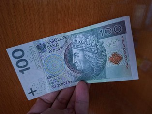 Tyle można wpłacić na konto bez kontroli skarbówki. Jest konkretny limit