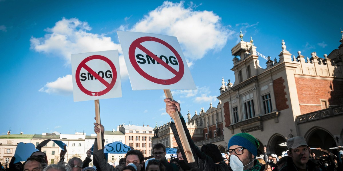 Demonstracja w Krakowie zorganizowana w imię walki ze smogiem. Czy kiedyś ten problem zniknie?