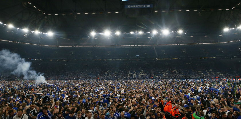 Szokujące sceny na niemieckim stadionie. Kibic molestował kobietę na trybunach w trakcie meczu. Nagrali go!