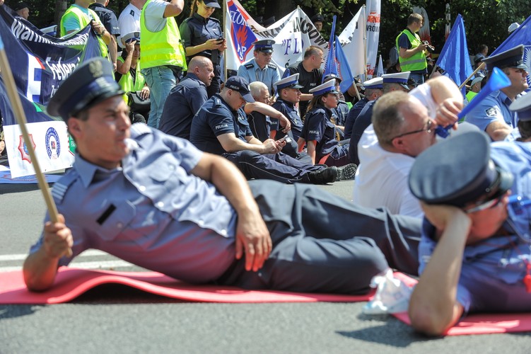 Protest służb mundurowych