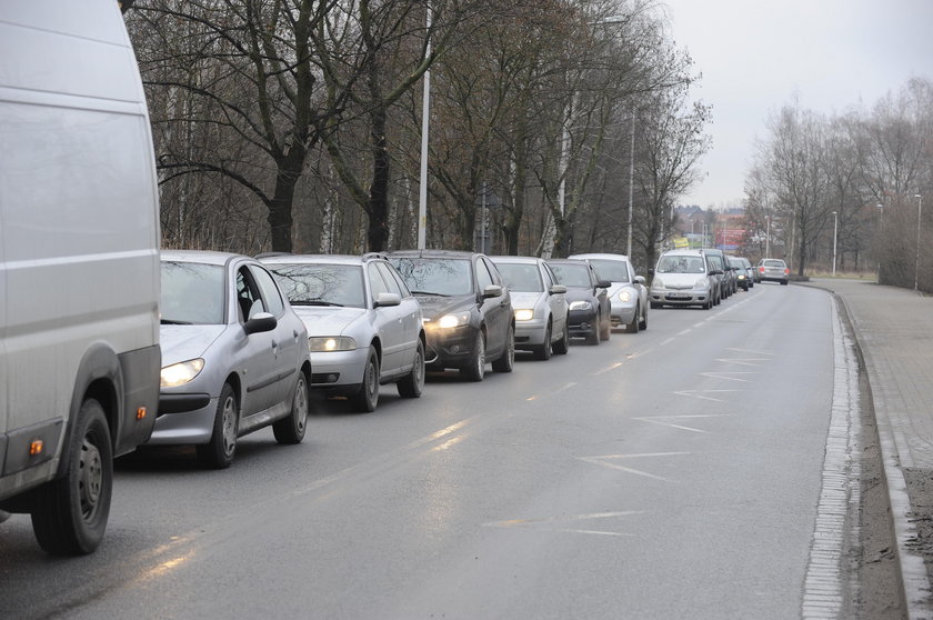 Co najmniej 4 tys nowych samochodów