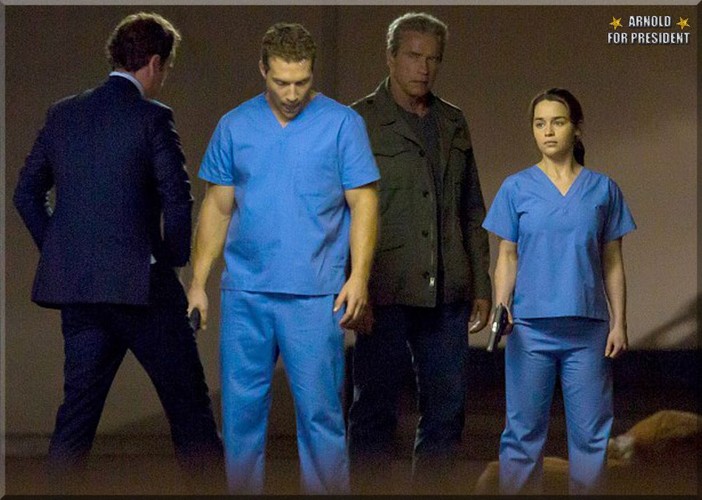 Emilii Clarke i Arnold Schwarzenegger na planie filmu 'Terminator: Genesis'