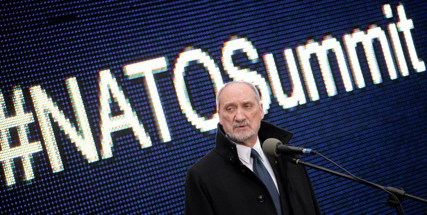 Macierewicz: Zaciąg do obrony terytorialnej rozpocznie się we wrześniu