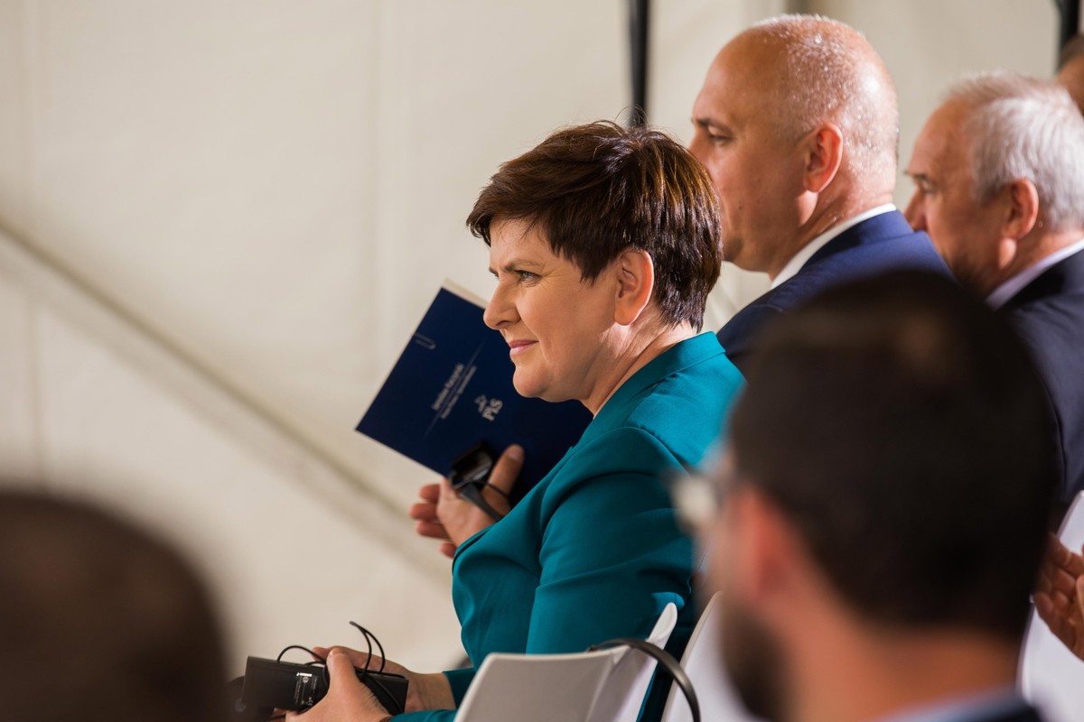 Beata Szydło wraz z pozostałymi szefami rządów państw Grupy Wyszehradzkiej spotka się z Macronem w piątek przed kolejną sesją dwudniowego szczytu UE w Brukseli.
