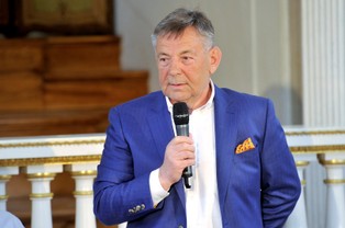 Globalne korporacje chcą, by Polacy mało zarabiali