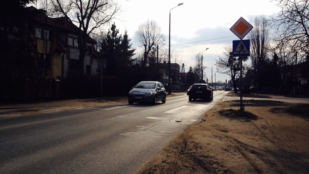 Wrocławski ZDiUM szuka firmy, która przebuduje ulicę Ołtaszyńską na odcinku od Malinowej do Wojszyckiej oraz Wojszycką od Agrestowej do Ołtaszyńskiej. W planach jest także modernizacja ul. gen. Maczka. Jeśli wykonawców robót uda się szybko wybrać, prace na Ołtaszynie ruszą jeszcze w tym roku.