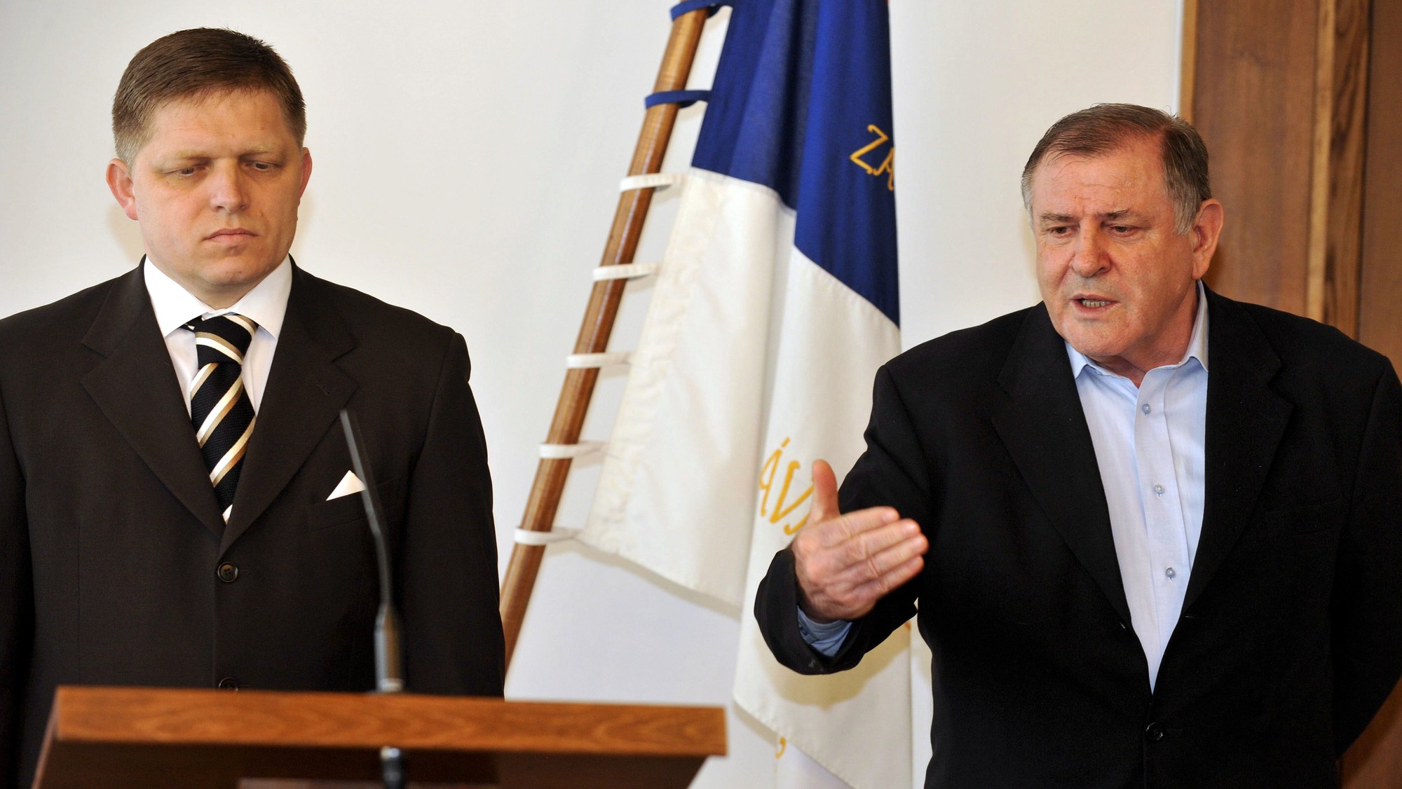 Vladimír Mečiar a Robert Fico na archívnej snímke. 