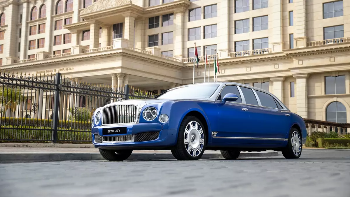 Fabrycznie nowy Bentley Mulsanne Grand Limousine by Mulliner z 2015 r. wprost ze Zjednoczonych Emiratów Arabskich. Jest do wzięcia!