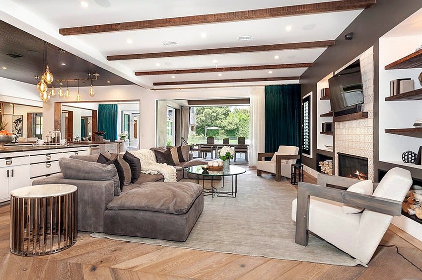 Keli Klarkson, kuča