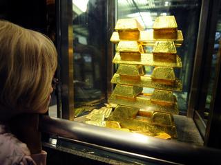 Inwestycje w złoto cieszą się uznaniem wśród inwestorów w szczególności w okresie zwiększonej niepewności na rynkach finansowych