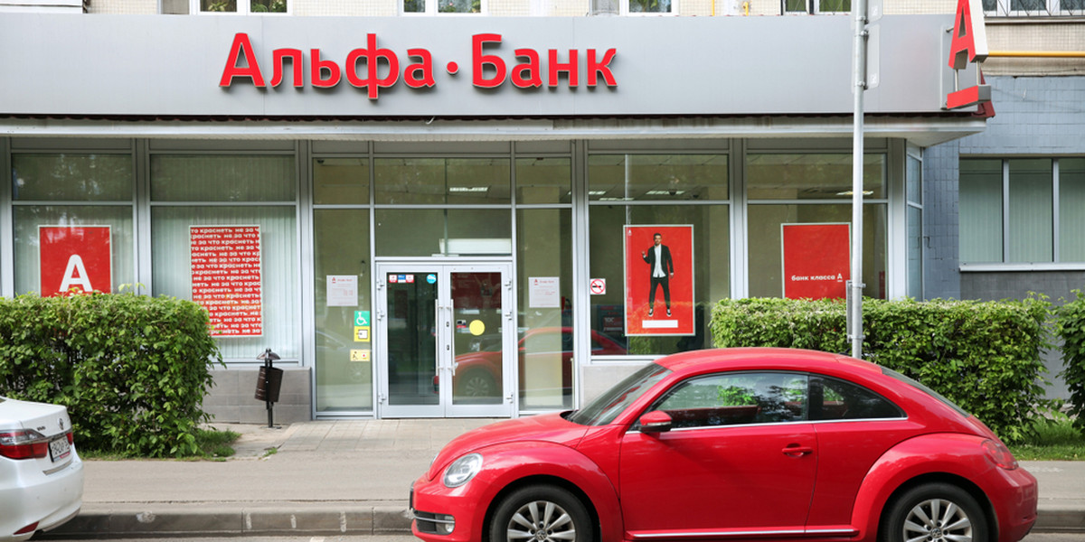Alfa Bank jest w gronie kilkunastu najważniejszych systemowo banków w Rosji. 