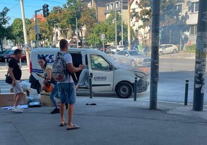 Zapalilo se vozilo kurirske službe