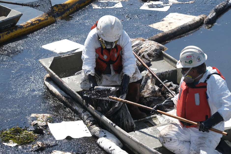 Naftna mrlja kod južne obale Kalifornije