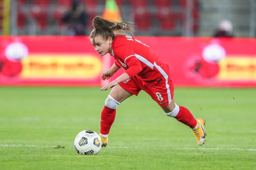 Kinga Kozak (19 l.) do niedawna grała w GKS Katowice. Jest reprezentantką Polski.