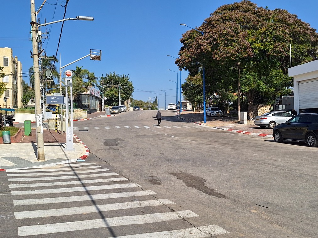 Opustoszałe ulice Sderot.