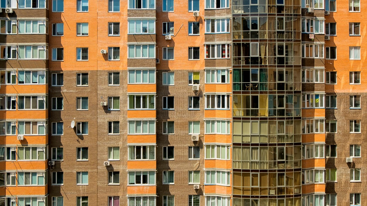 Mestá zvyšujú dane, štát chystá reformu. Čo to bude znamenať pre majiteľov bytov? 