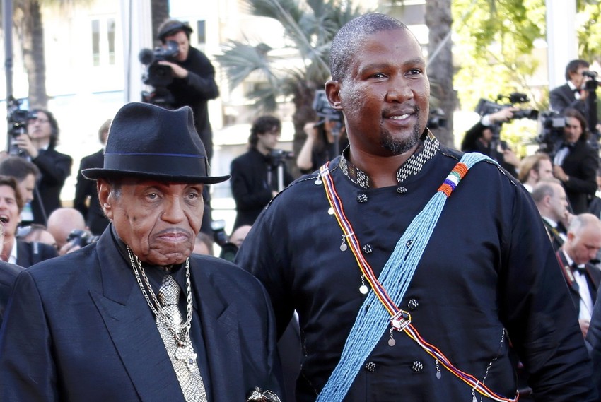 Mandla Mandela (desno) je Nelsonov unuk