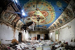 Opuszczona kaplica zamieniona w magazyn. Niesamowite ZDJĘCIA z Sosnowca