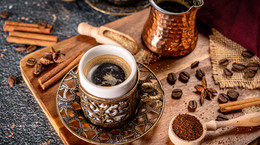 Kawa po turecku - jak zaparzyć? Czy kawa po turecku jest zdrowa?