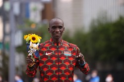 Kenijczyk Eliud Kipchoge triumfatorem maratonu w Tokio