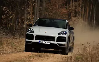 Porsche Cayenne Turbo S e-hybrid Coupé - zdolna bestia