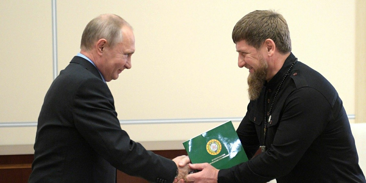 Putin confers the rank of Major General on Kadyrov