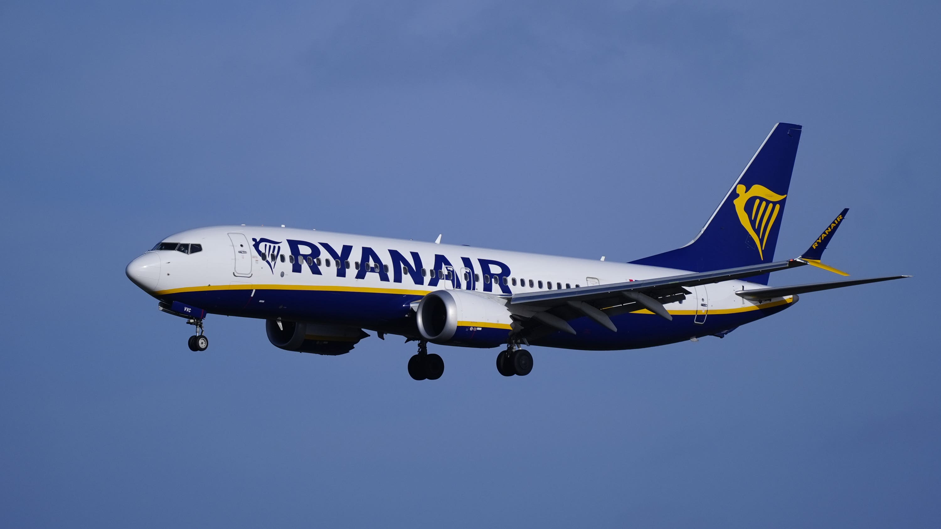Ryanair profit jumps 42% to €2.54bn on higher fares and more passengers