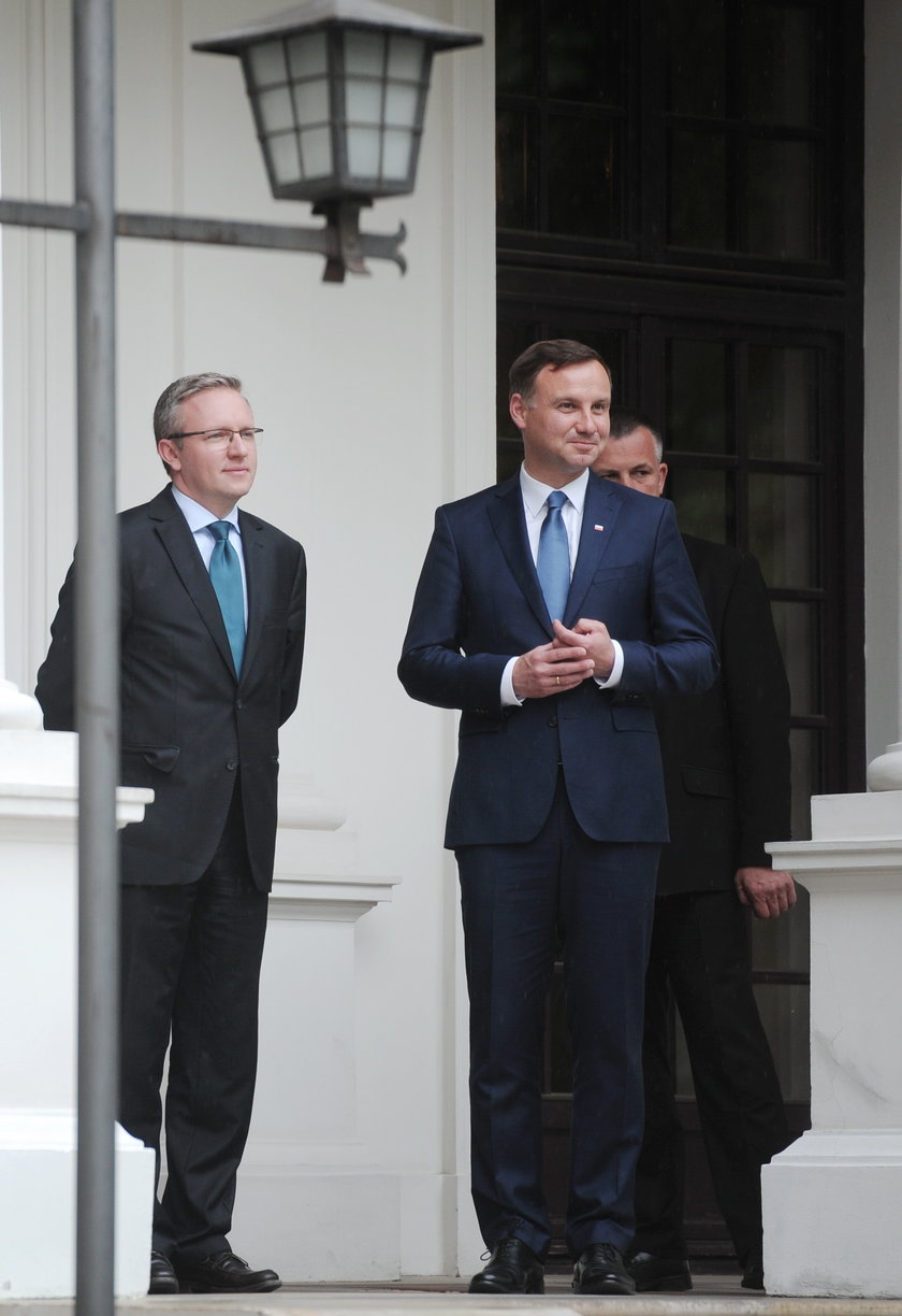 Prezydencki minister o Tusku: Polska z niego nie wyjechała