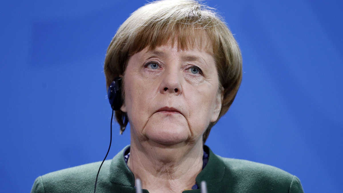 Kanclerz Niemiec Angela Merkel powiedziała przed dzisiejszym spotkaniem z prezydentem Petrem Poroszenką, że wypracowany rozejm między Ukrainą a Rosją "nie istnieje". Poroszenko natomiast zarzucił prorosyjskim separatystom "barbarzyński" sposób prowadzenia wojny.