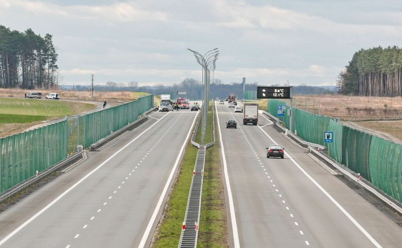 Wypadek na drodze ekspresowej S3 w kierunku Świebodzina