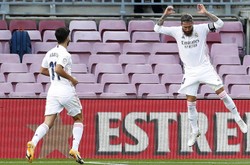 Real podniósł się w Barcelonie. El Clasico dla "Królewskich"