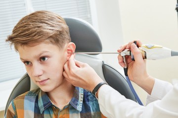 Gyermekbarát fül-orr-gégészeti endoszkóppal gazdagodott a pécsi gyerekklinika