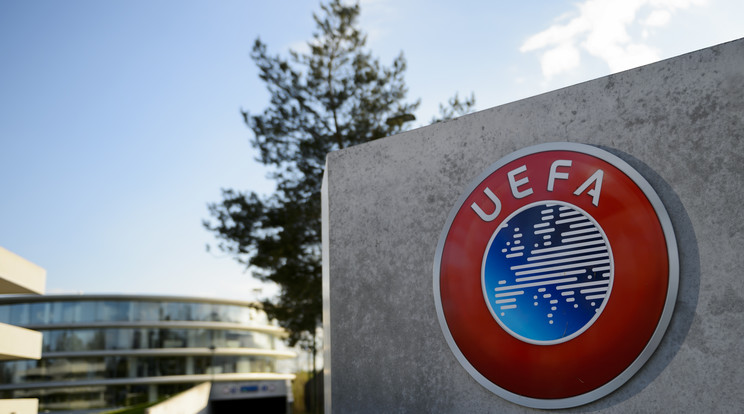 UEFA - Két magyar fiú rajza is rajta lesz a Szuperkupa meccslabdáján /Fotó: AFP