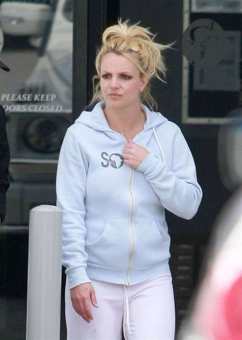 Britney przyłapana z bronią w ręku! Oszalała?!