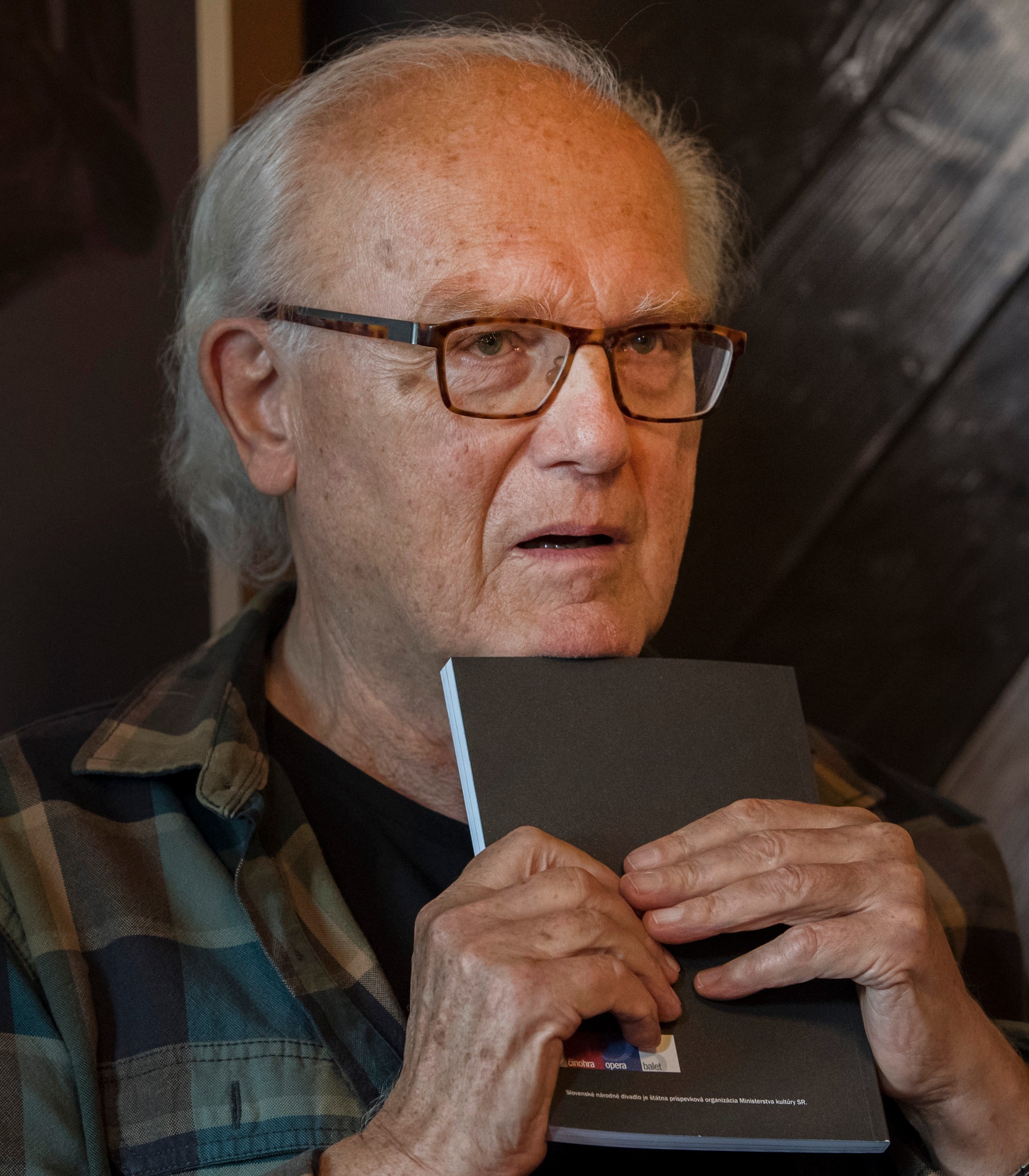 Vo veku 84 rokov zomrel renomovaný slovenský režisér a pedagóg Peter Mikulík. 